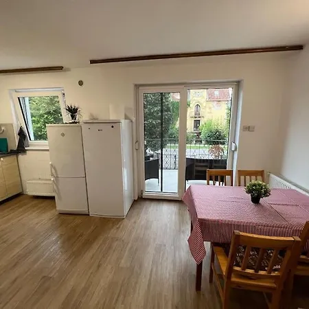 7 - With Shared Bathroom Apartman *